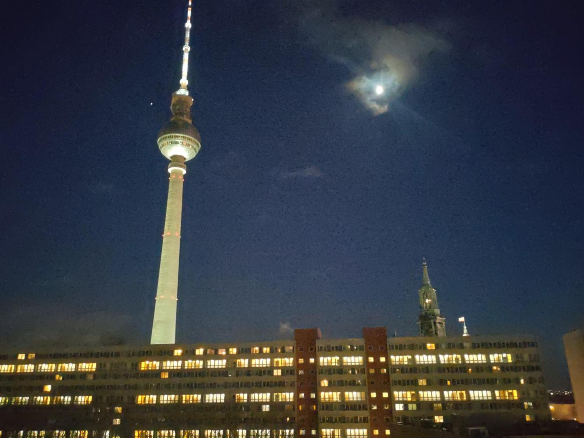 Mitte Von Mitte - Blick Auf Den Turm Apartment Berlin Exterior photo
